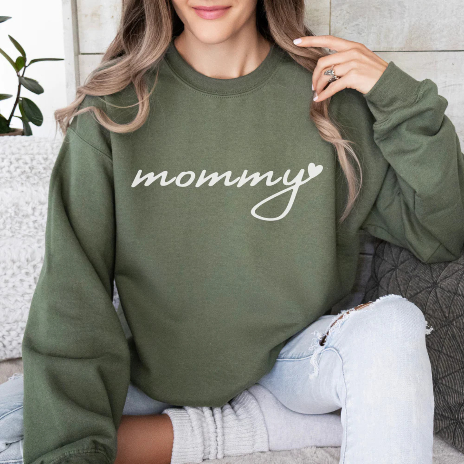 mamagibt Mama Sweatshirt Mommy heart Military Green