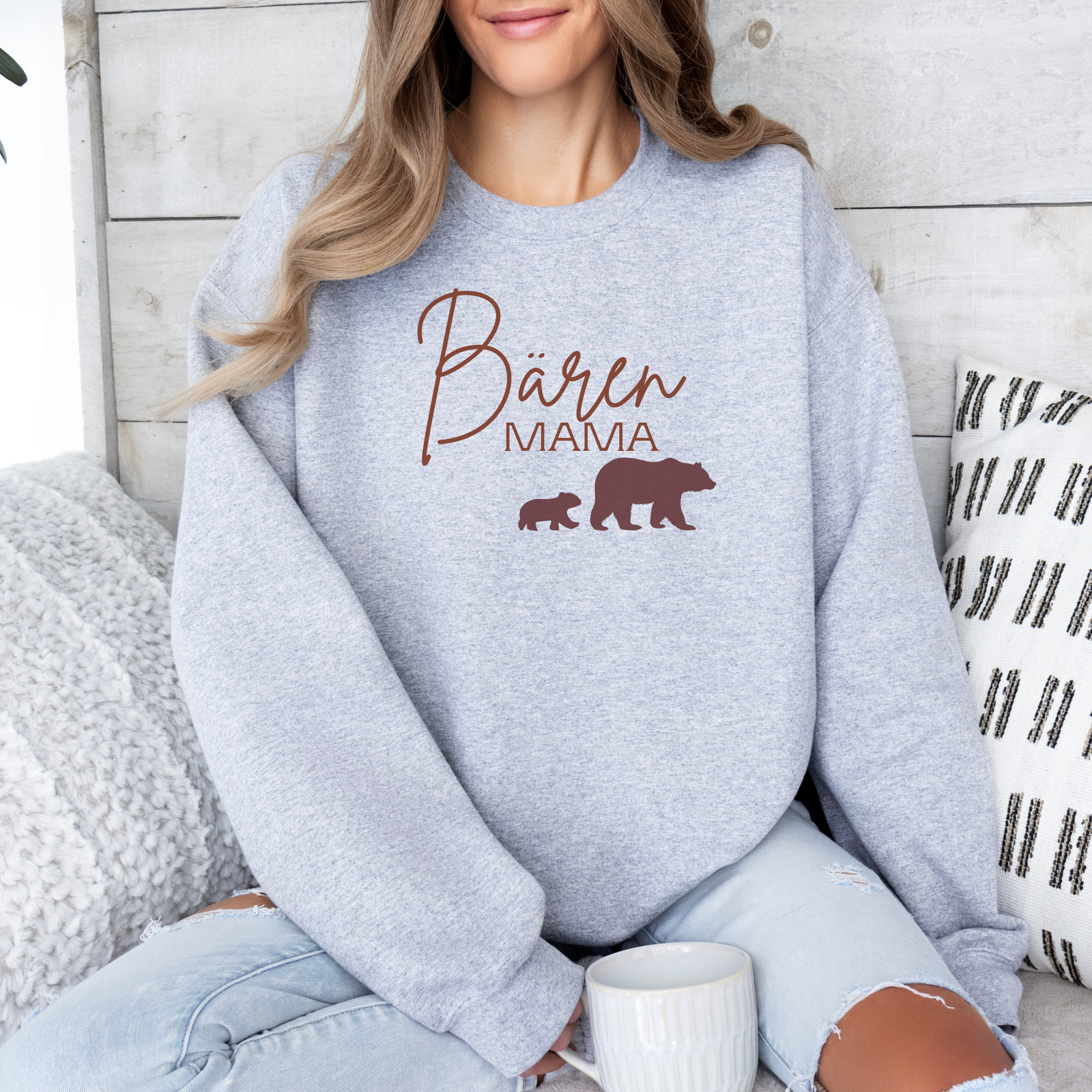 mamagibt Sweatshirt Mama Bär mit Motiv Ash