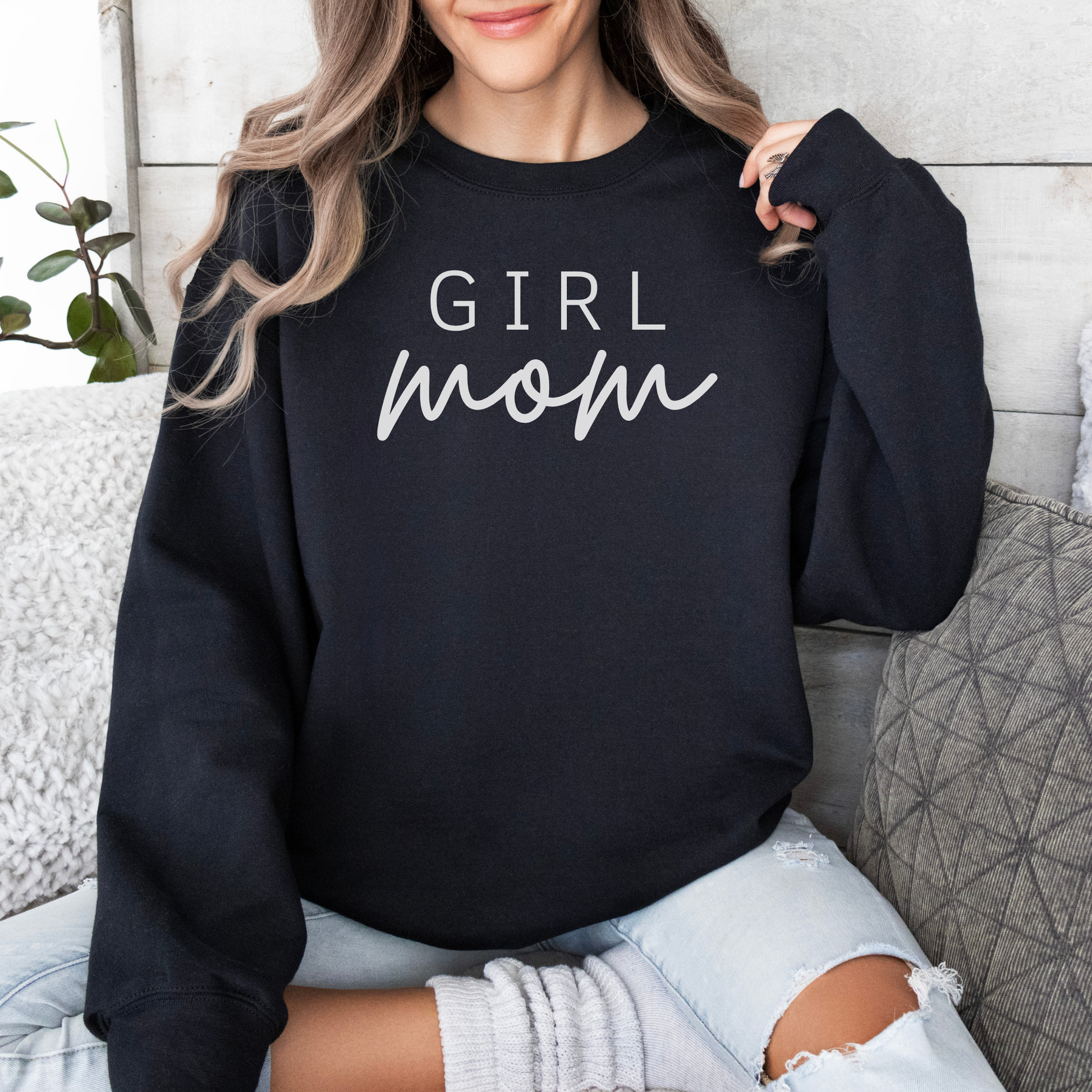 mamagibt Mama Sweatshirts Girl Mom Black