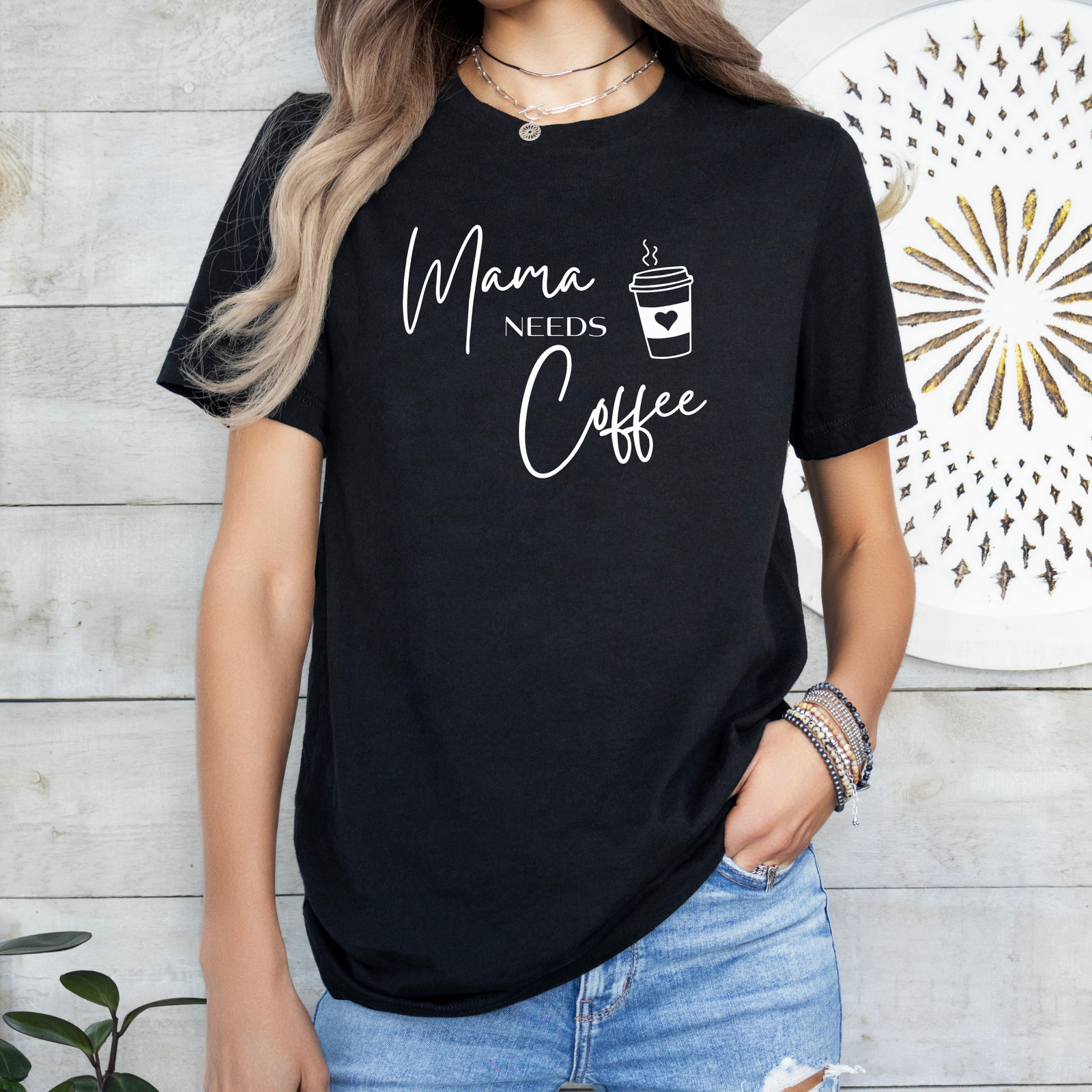 mamagibt Mama T-Shirt Mama needs Coffee Black