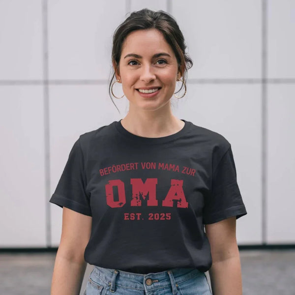 Personalisierbares T-Shirt Befördert zur Oma
