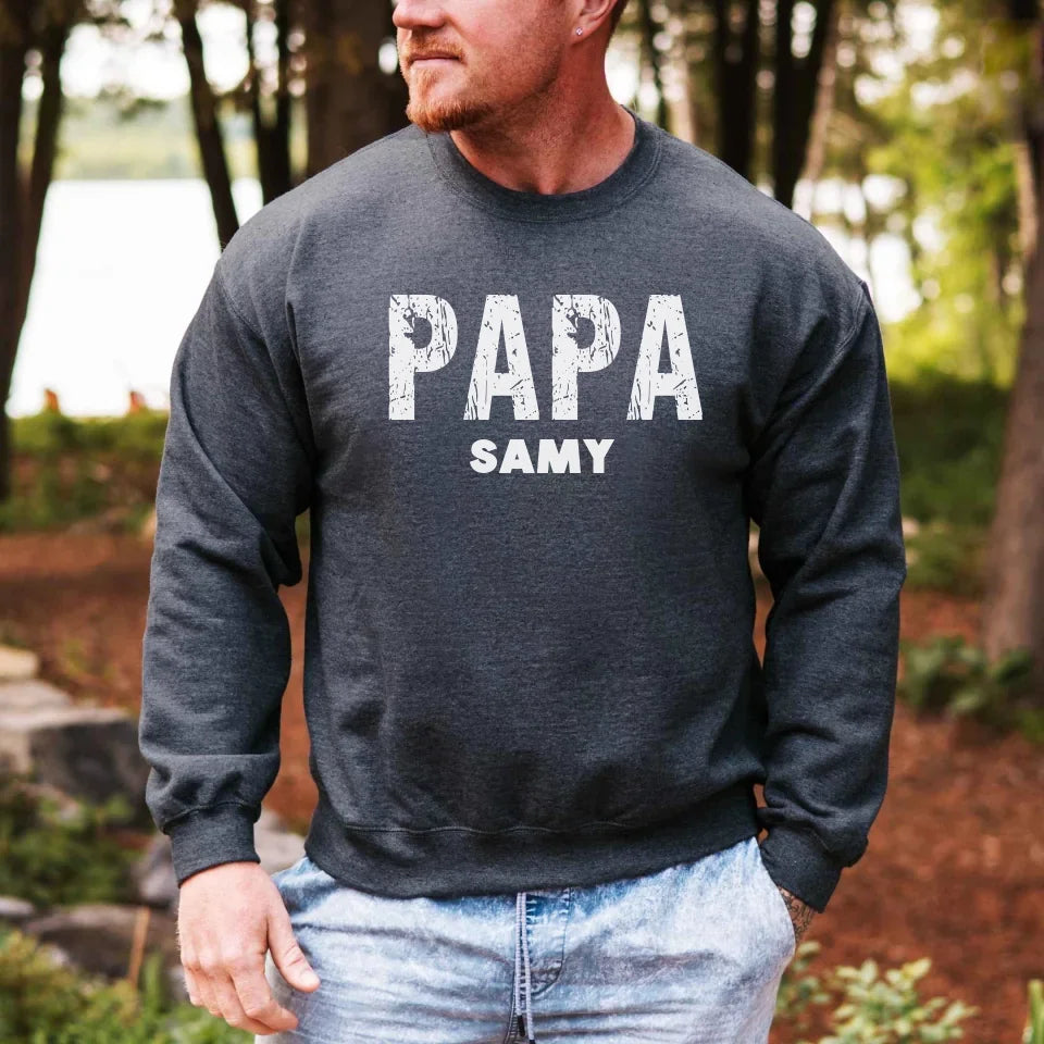 Printify Papa Sweatshirt personalisierbar mit Namen Papa Sweatshirt Design 6 Dark Heather