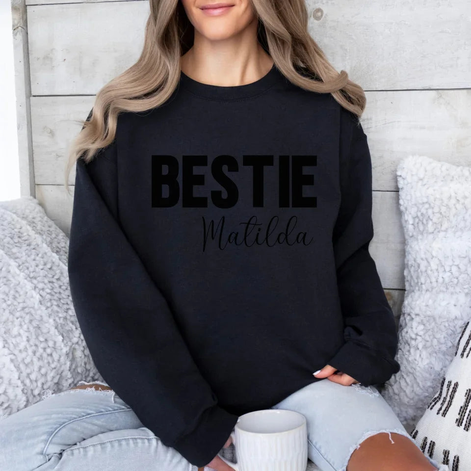 mamagibt Personalisierbarer Freundinnen Sweatshirt mit Name Sweatshirts Bestie 1 Black