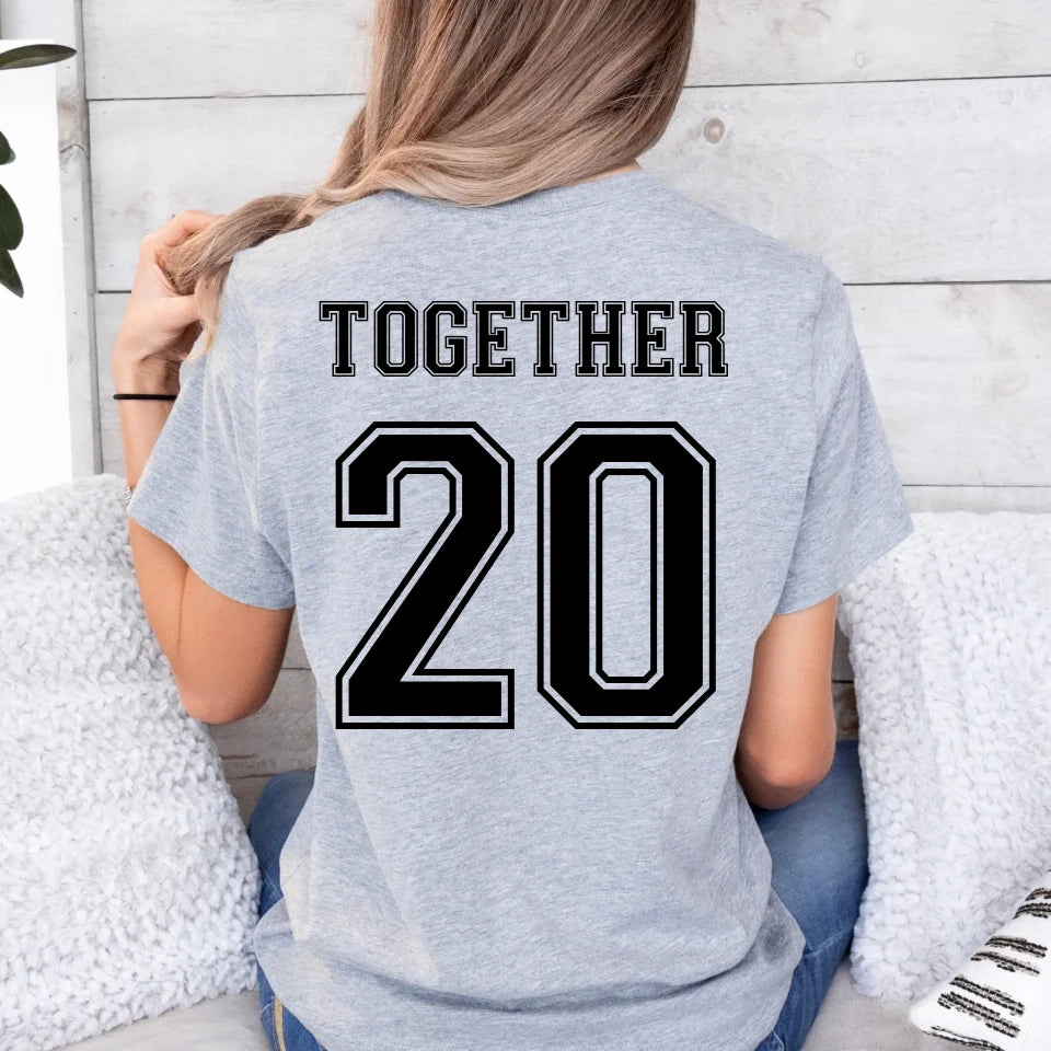 mamagibt Personalisiertes Partner T-Shirt mit Datum Wifey T-Shirt Couple Wifey togehter Athletic Heather