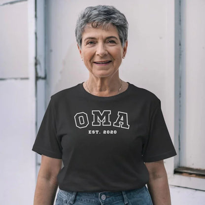 Printify Sportliches Oma T-Shirt mit Datum personalisiert