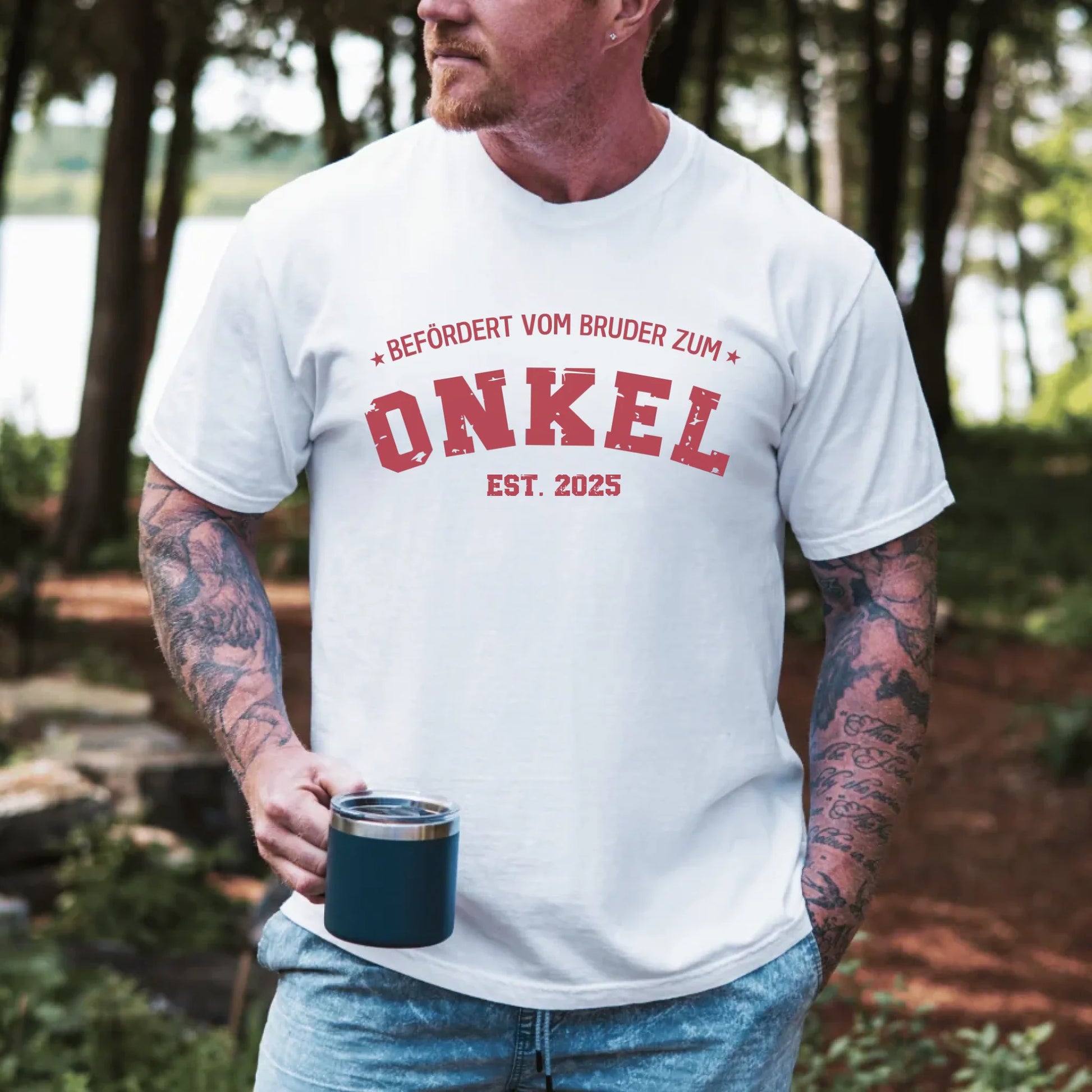 Printify Personalisierbares T-Shirt Befördert zum Onkel T-Shirt Befördert zum Onkel White