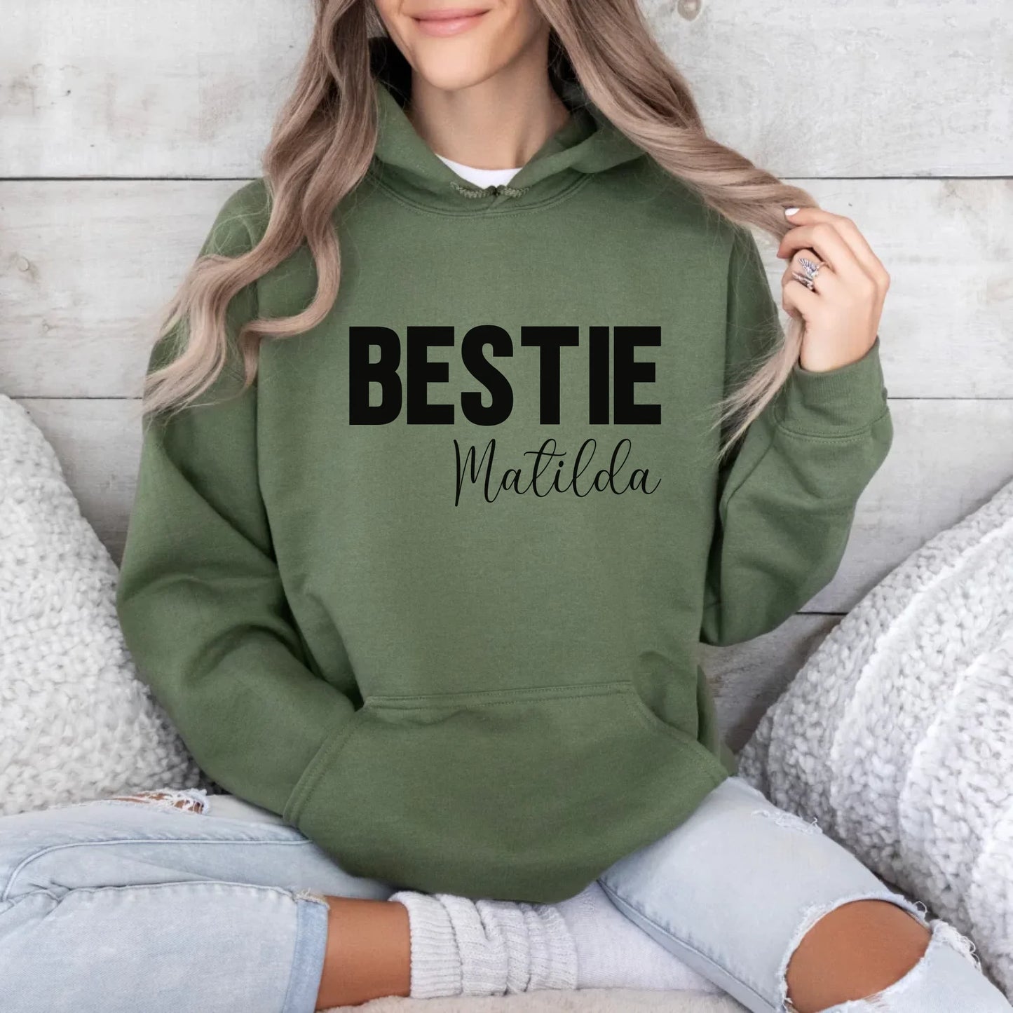 mamagibt Personalisierbarer Freundinnen Hoodie mit Name Hoodie Bestie 1 Military Green