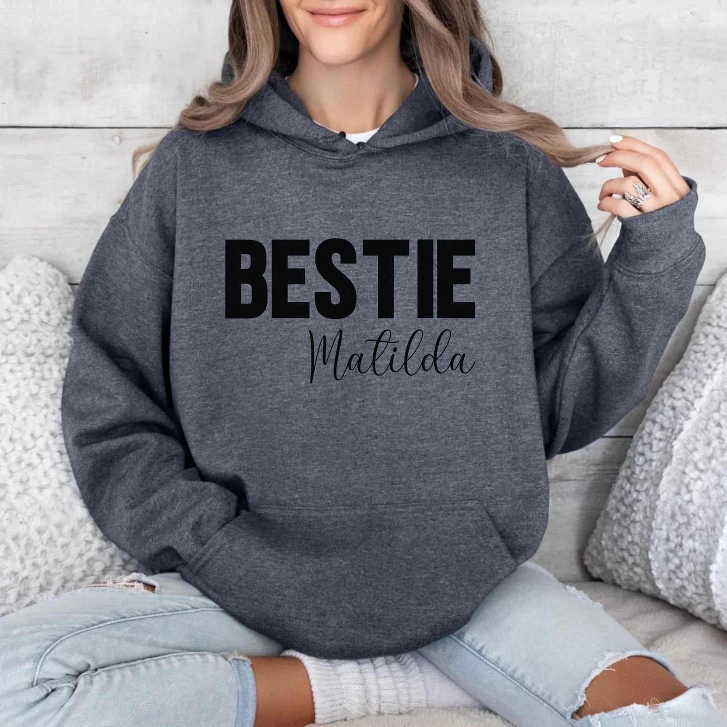 mamagibt Personalisierbarer Freundinnen Hoodie mit Name Hoodie Bestie 1 Dark Heather