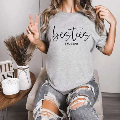 mamagibt Personalisierbares T-Shirt für Freundinnen Bestie T-Shirt 5 Athletic Heather