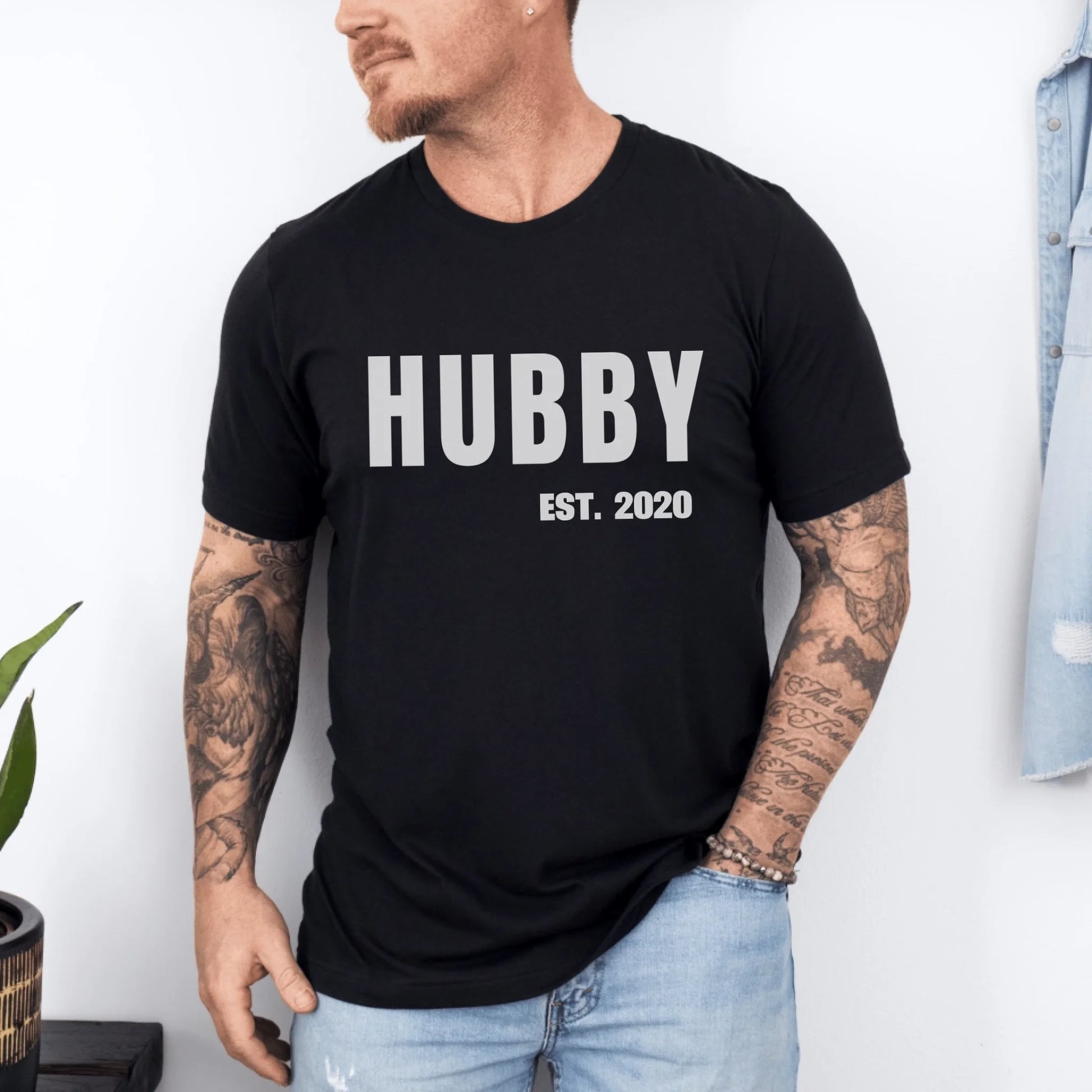 mamagibt Personalisiertes Partner T-Shirt Hubby T-Shirt Couple Hubby Black