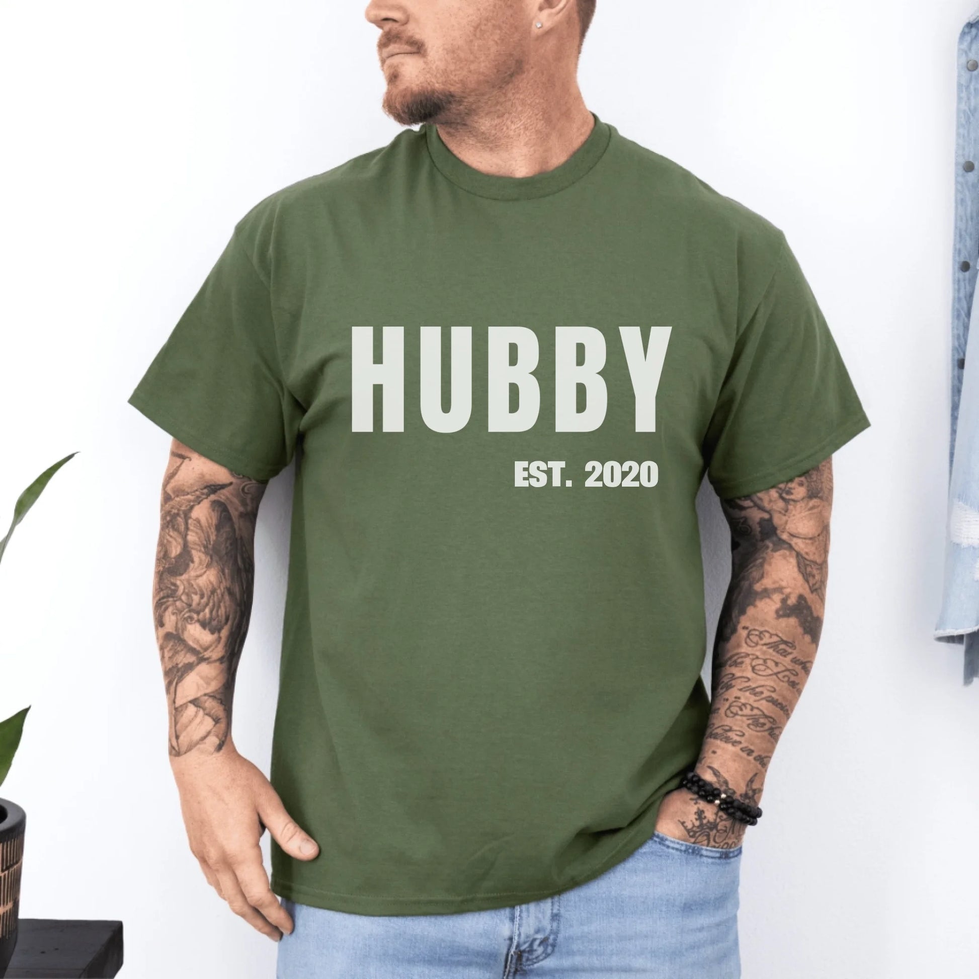 mamagibt Personalisiertes Partner T-Shirt Hubby T-Shirt Couple Hubby Heather Olive
