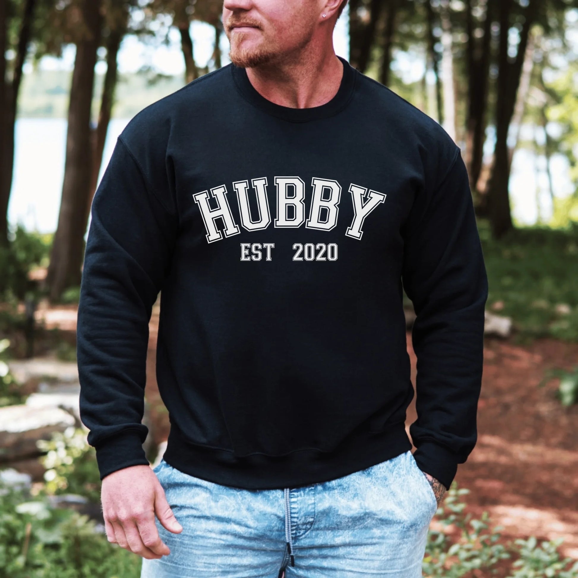 mamagibt Partner Sweatshirt personalisiert mit Datum Hubby Sweatshirt Couple Hubby Sport Black
