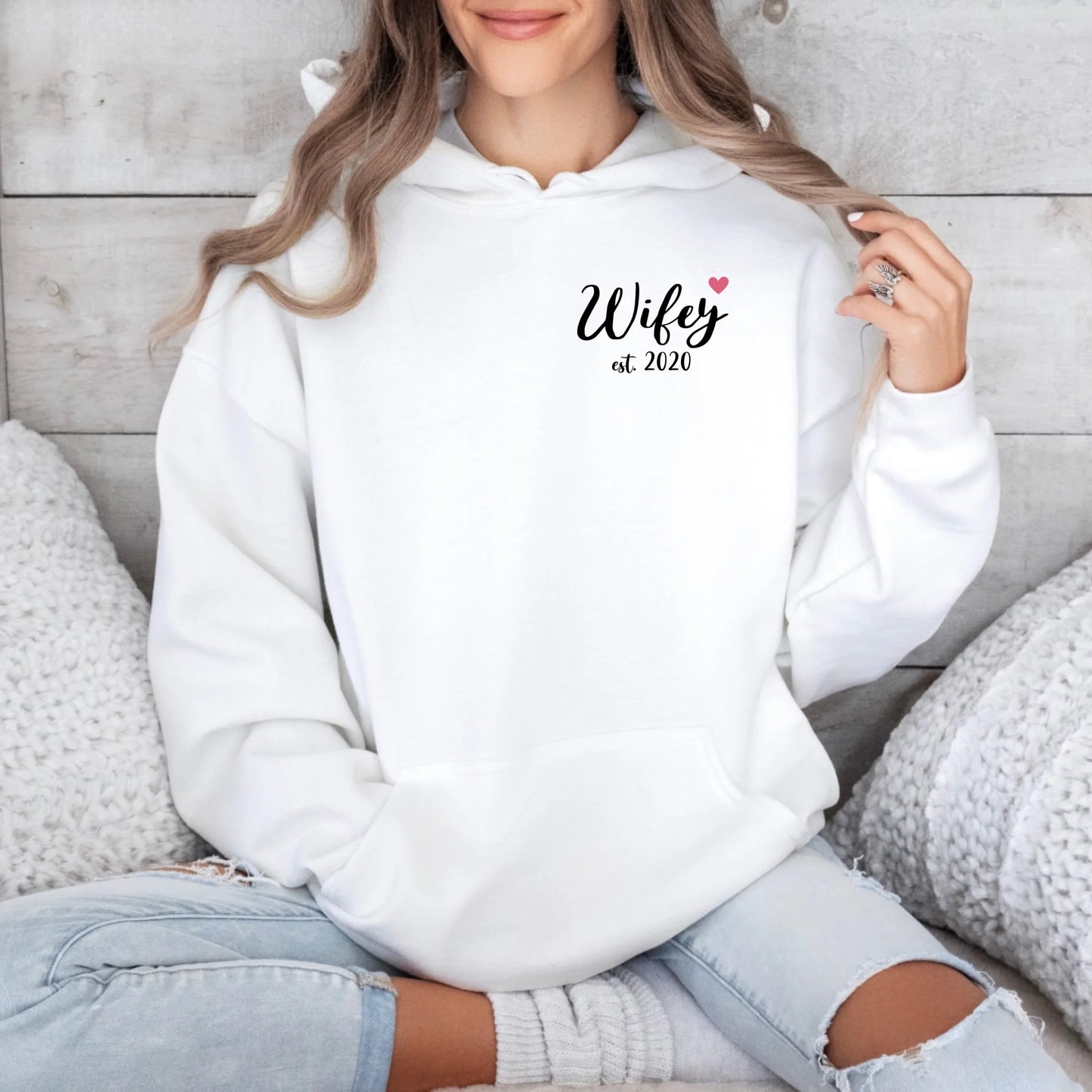 mamagibt Individuelle Partner Hoodies personalisiert mit Datum Wifey Hoodie Couple Wifey Herz White