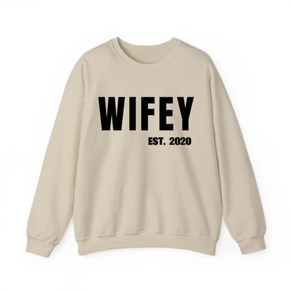 mamagibt Personalisiertes Partner Sweatshirt Wifey