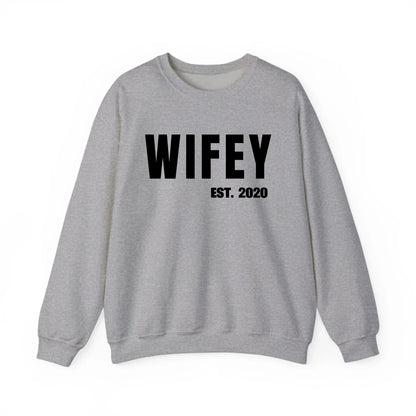 mamagibt Personalisiertes Partner Sweatshirt Wifey