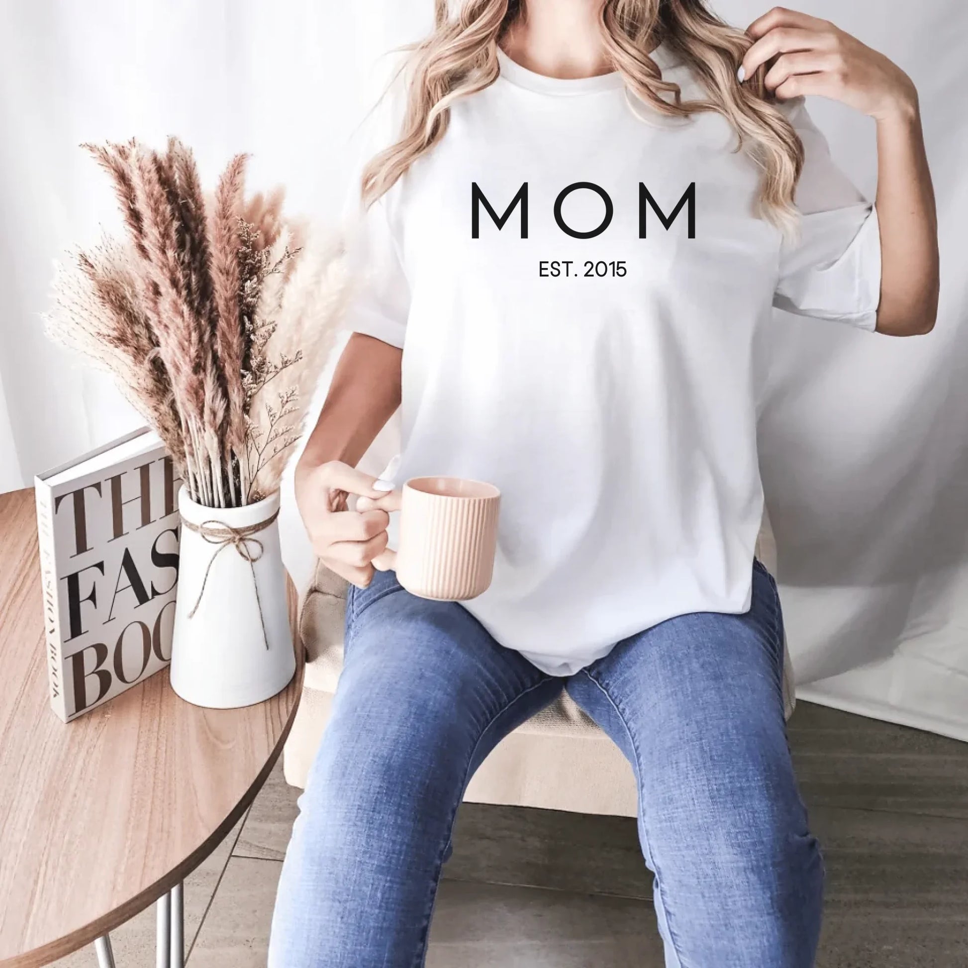 Printify Personalisierbares Mama T-Shirt mit Geburtsdatum T-Shirt Mama Design 4 White