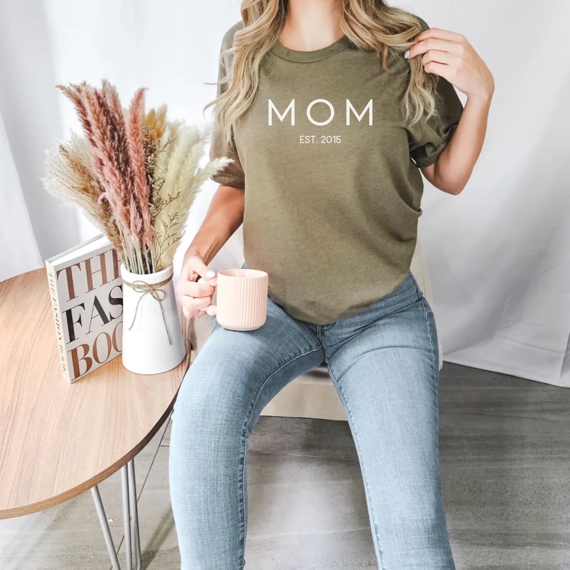 Printify Personalisierbares Mama T-Shirt mit Geburtsdatum T-Shirt Mama Design 4 Heather Olive