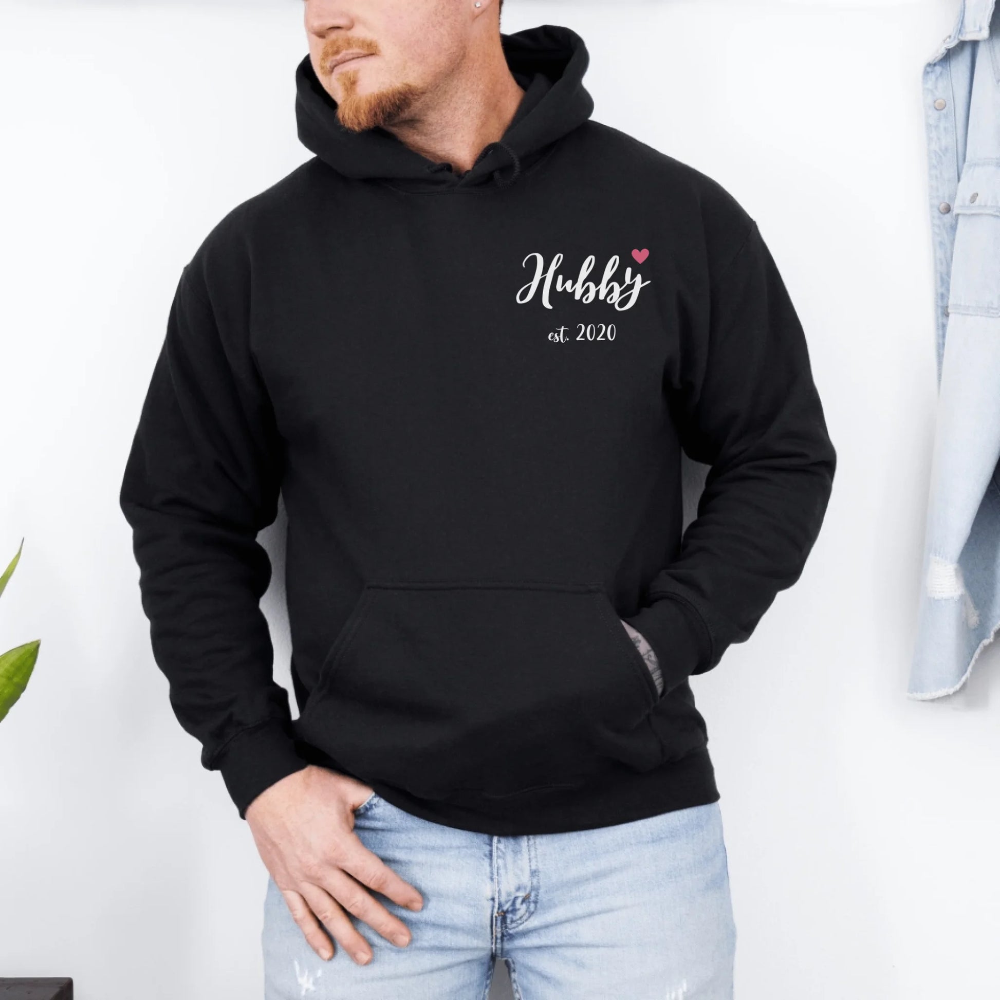 mamagibt Individuelle Partner Hoodie personalisiert mit Datum Hoodie Couple hubby Herz Black