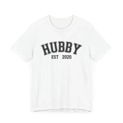 mamagibt Personalisierbarer Partner T-Shirt– Hubby mit Datum