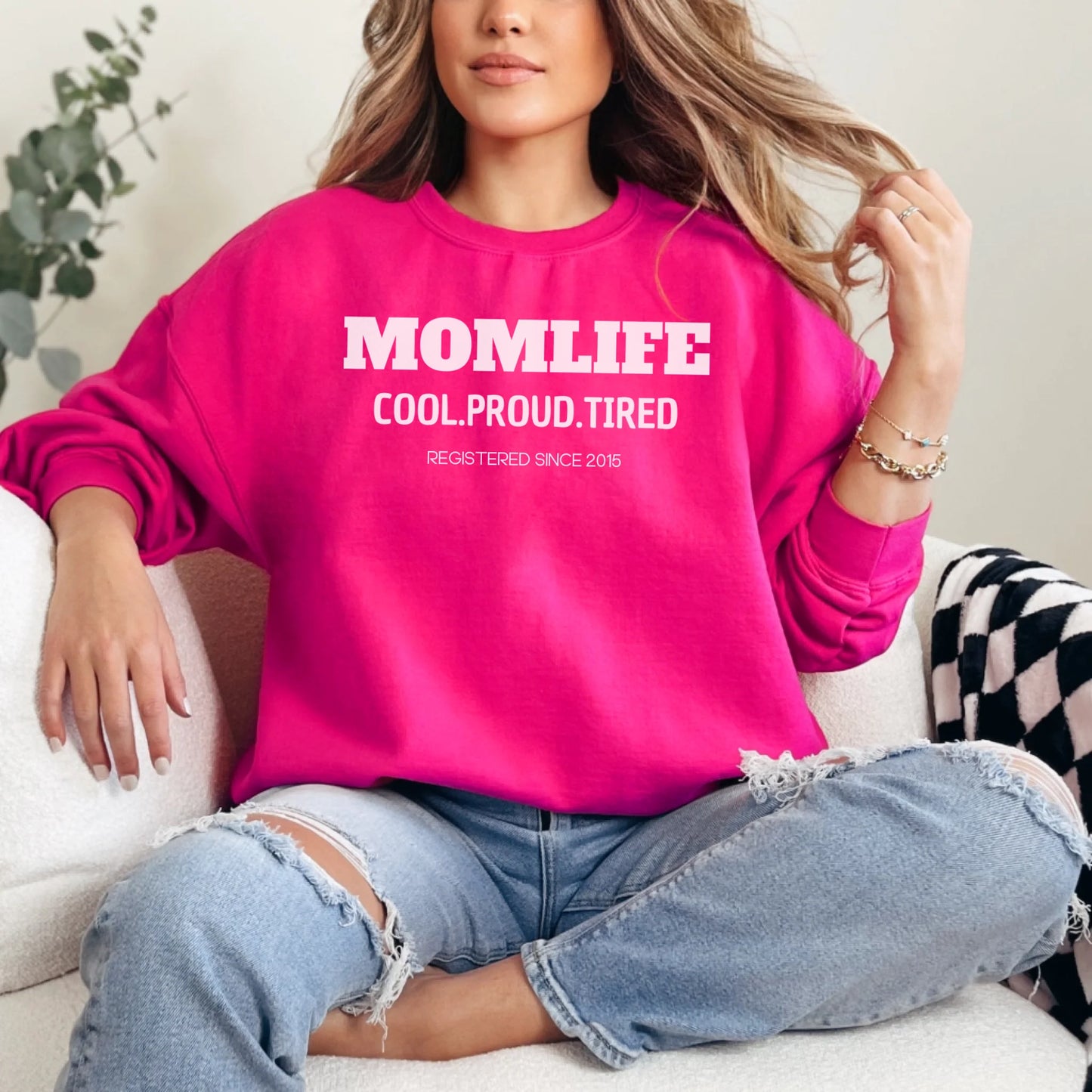 Printify Mama Sweatshirt Momlife personalisiert mit Datum Mama Sweatshirt momlife personalisert mit Datum Heliconia
