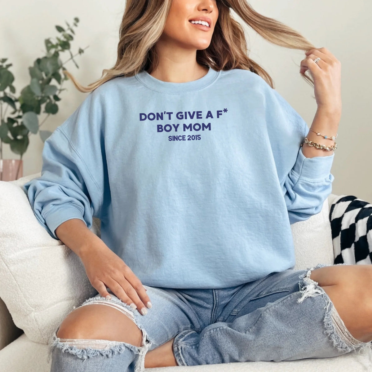 light_blue_sweatshirt_model-3