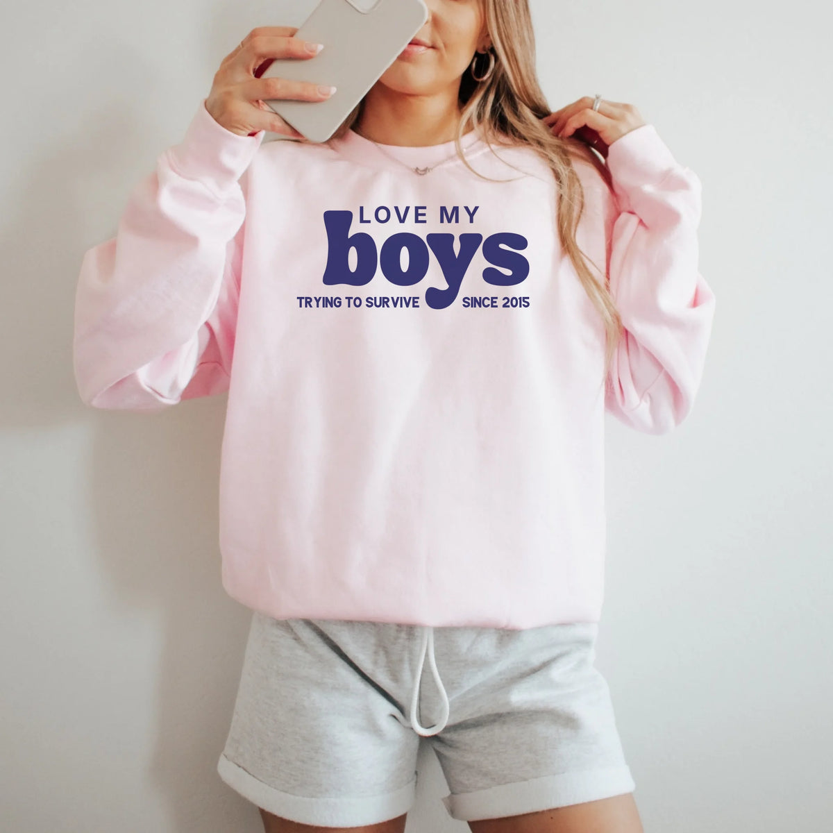 light_blue_sweatshirt_model
