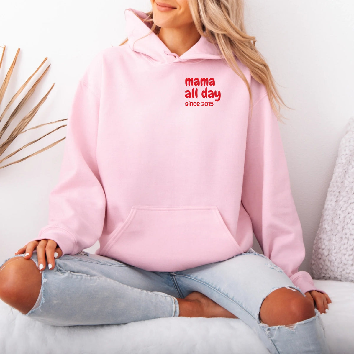 ligt pink_hoodie_model-2