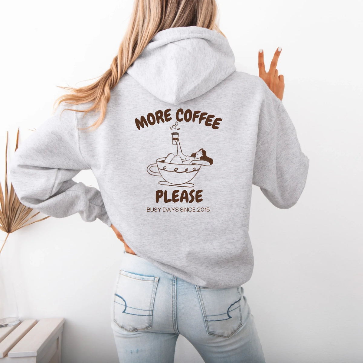 Mama_Hoodie_ash_model
