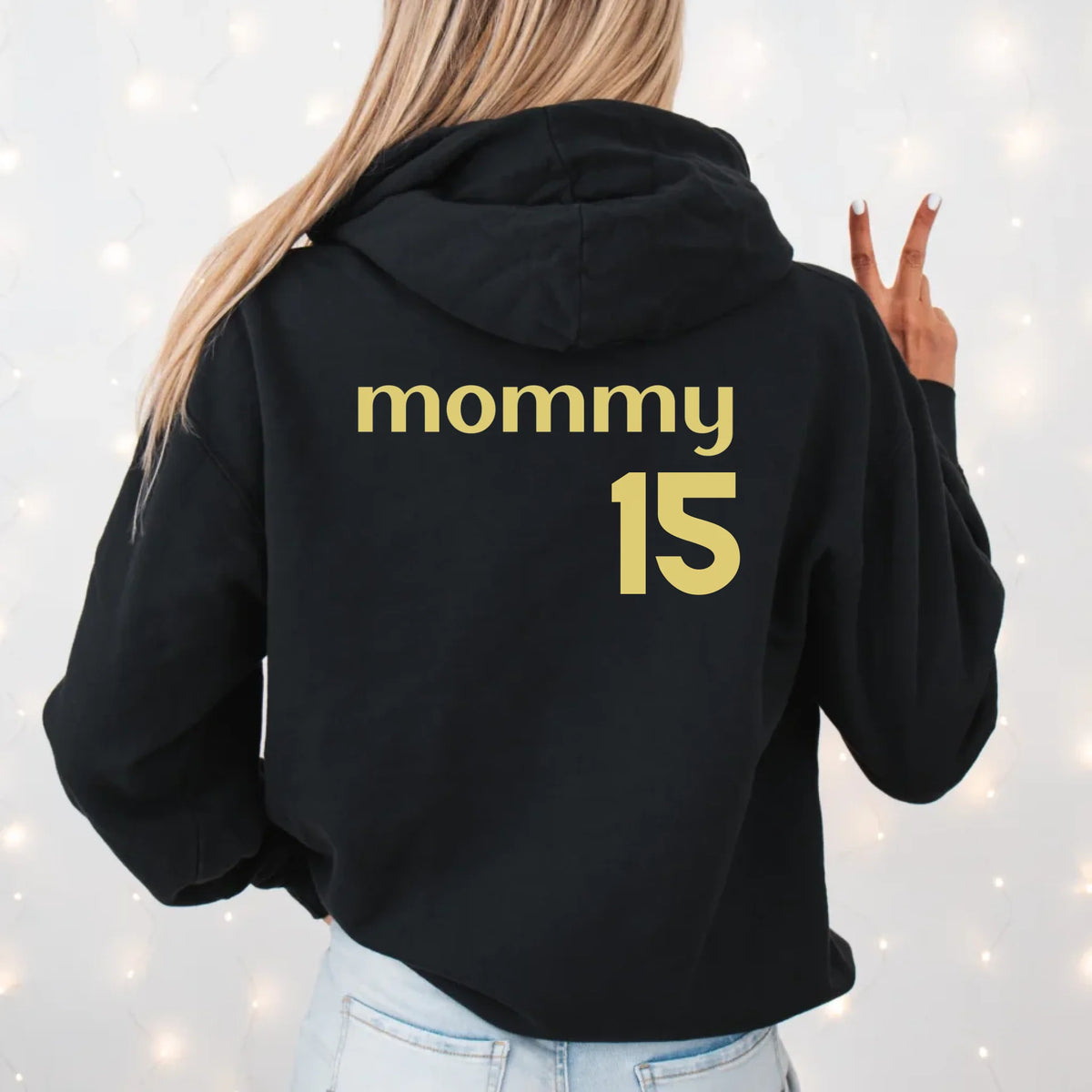 Mockup-black-hoodie-rückseite