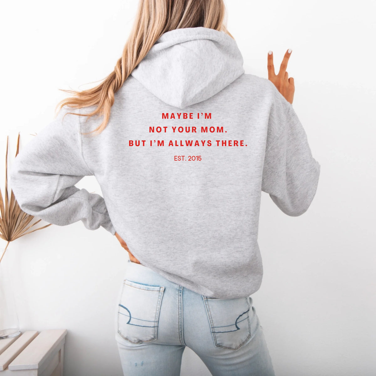 Mama_Hoodie_ash_model