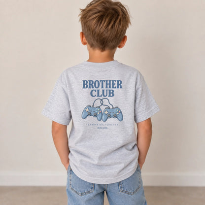 jungen rücken hell grau
