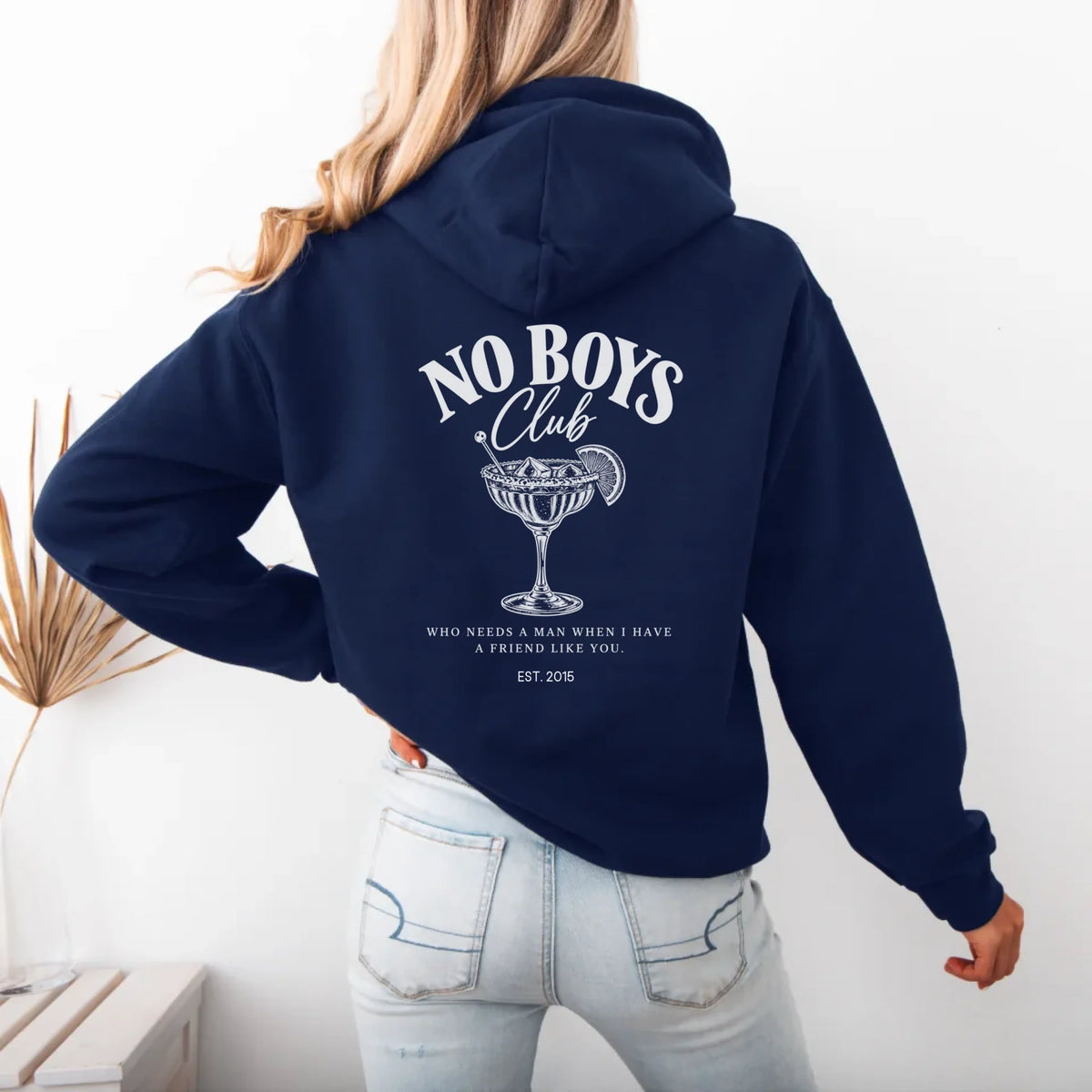 Mockup-navy-hoodie-rückseite