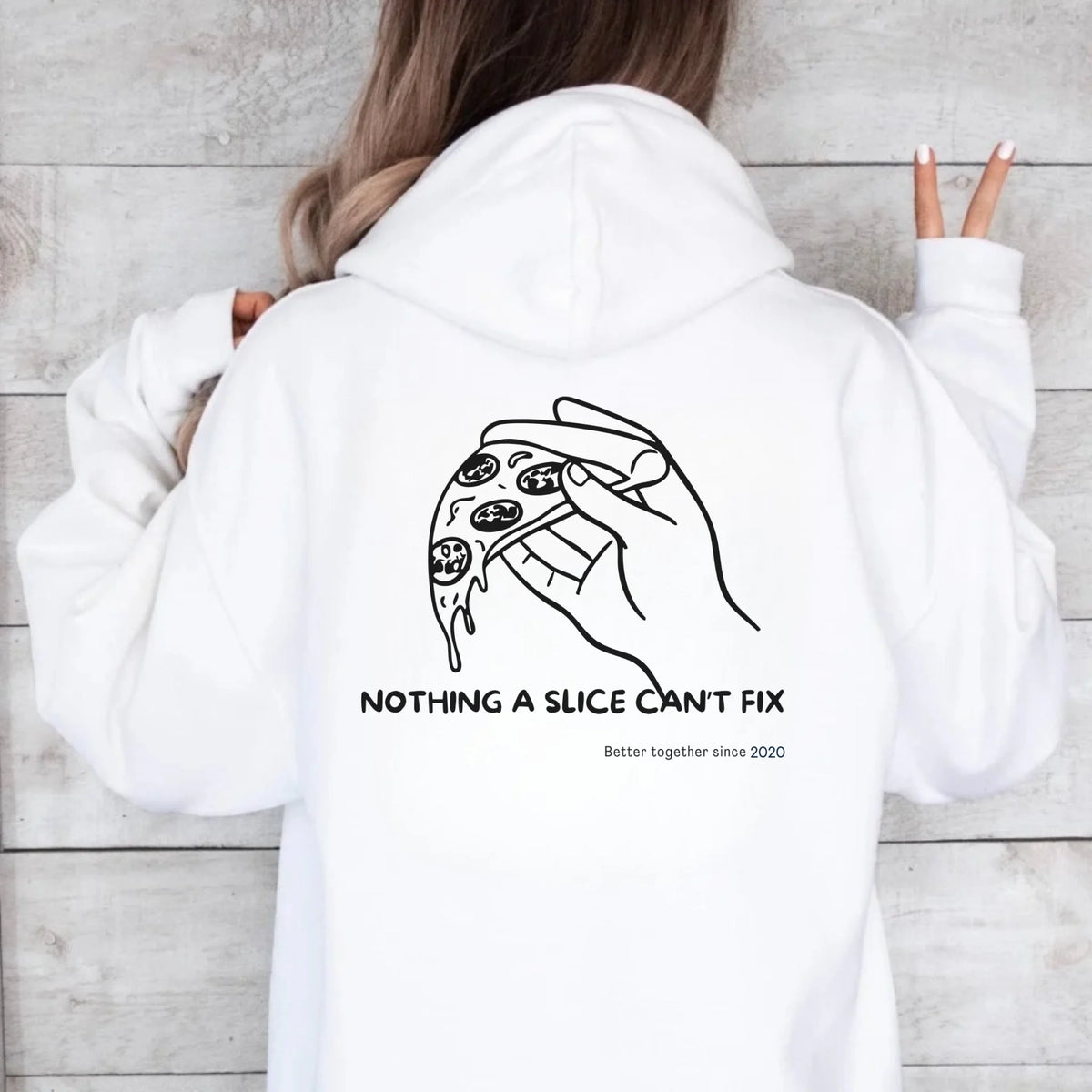 Mama_Hoodie_whitemodel