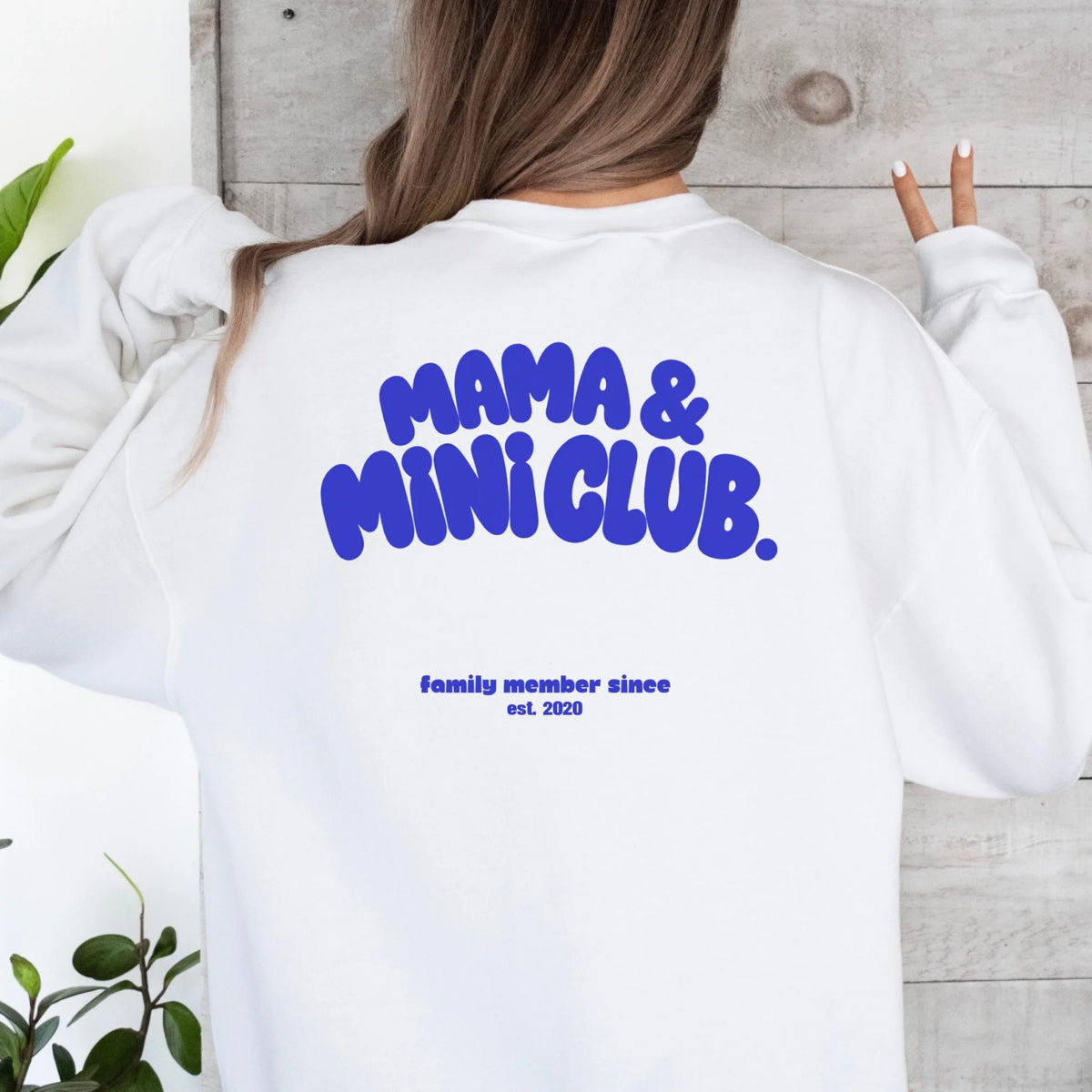 white sweatshirt back model